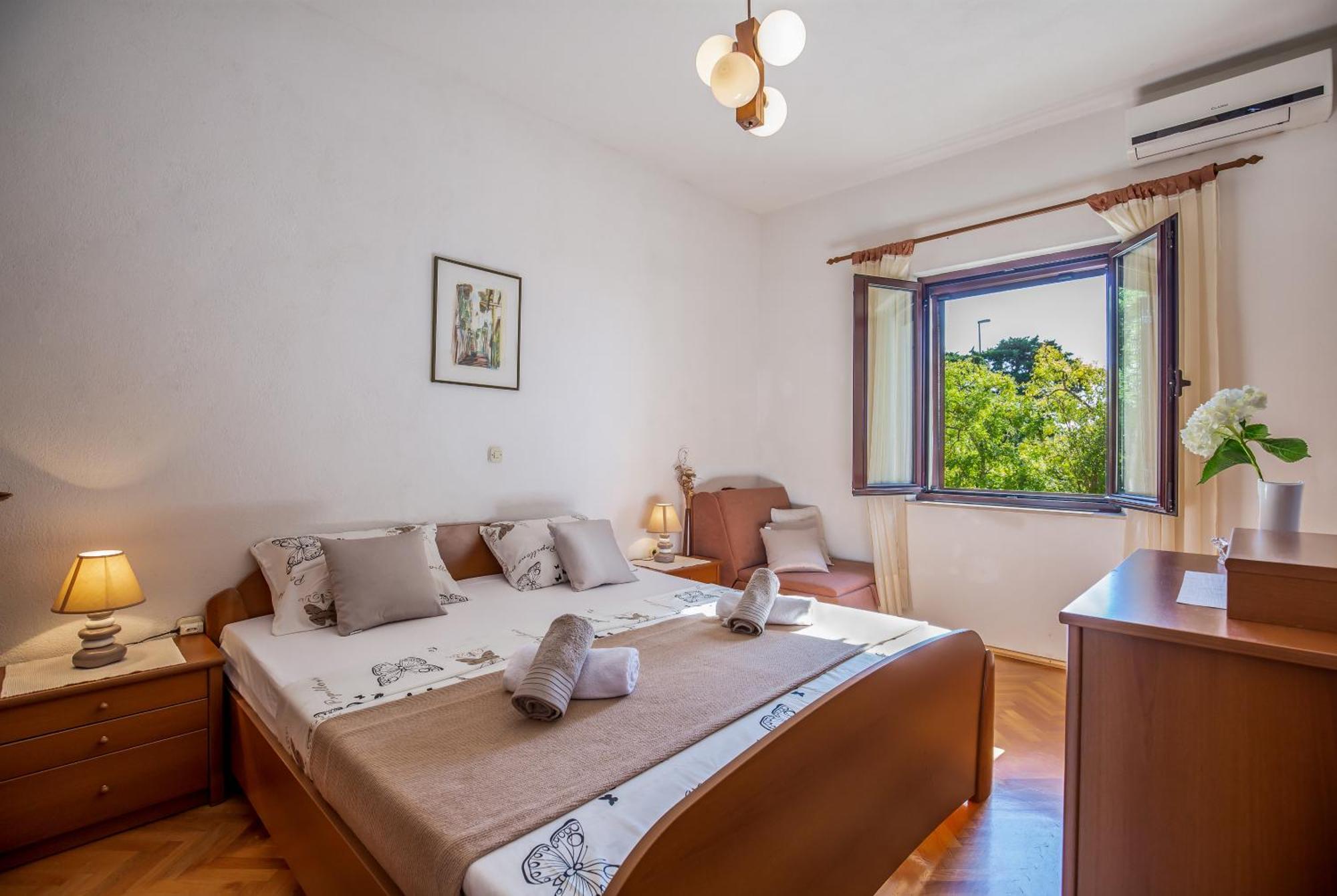 Apartmani Lovrenco Krvavica Exterior photo
