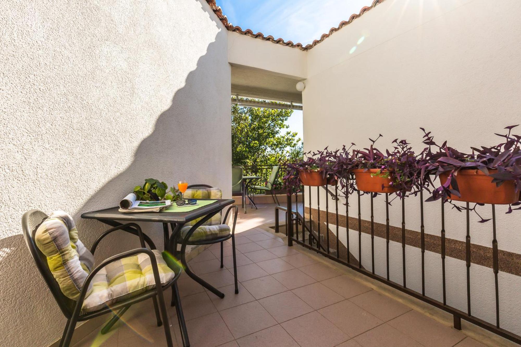 Apartmani Lovrenco Krvavica Exterior photo