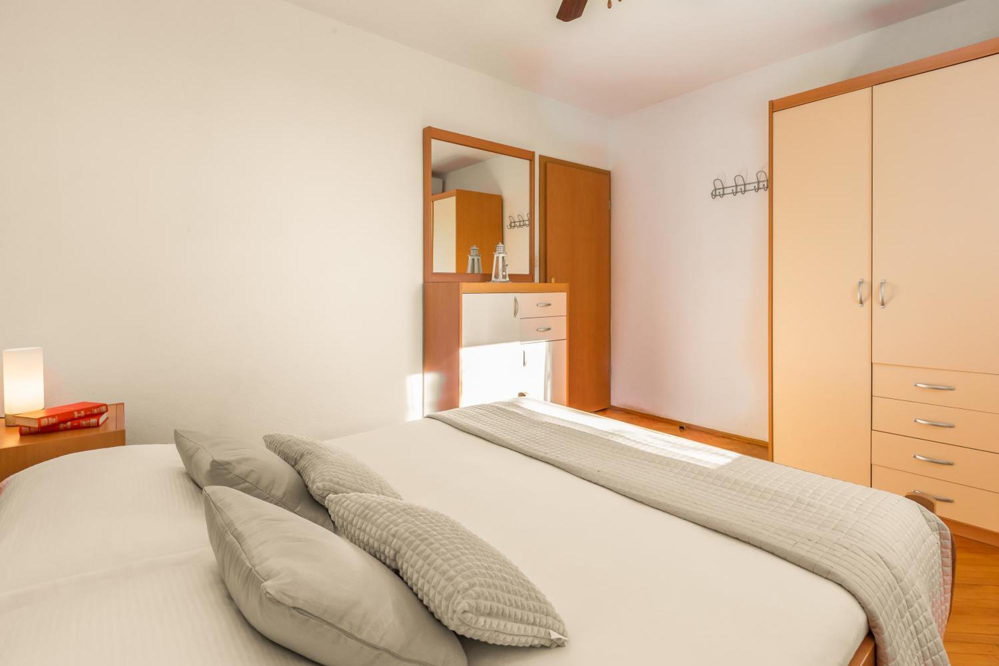 Apartmani Lovrenco Krvavica Exterior photo